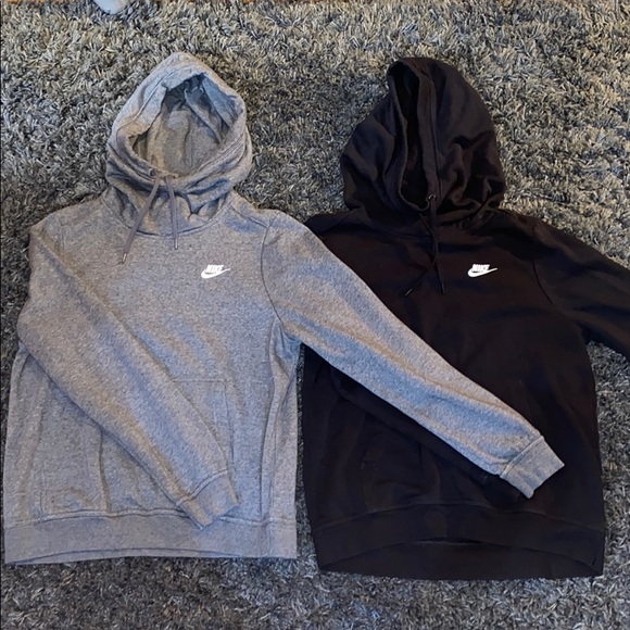 Nike Tops - Women’s Nike sweatshirts. Size medium.